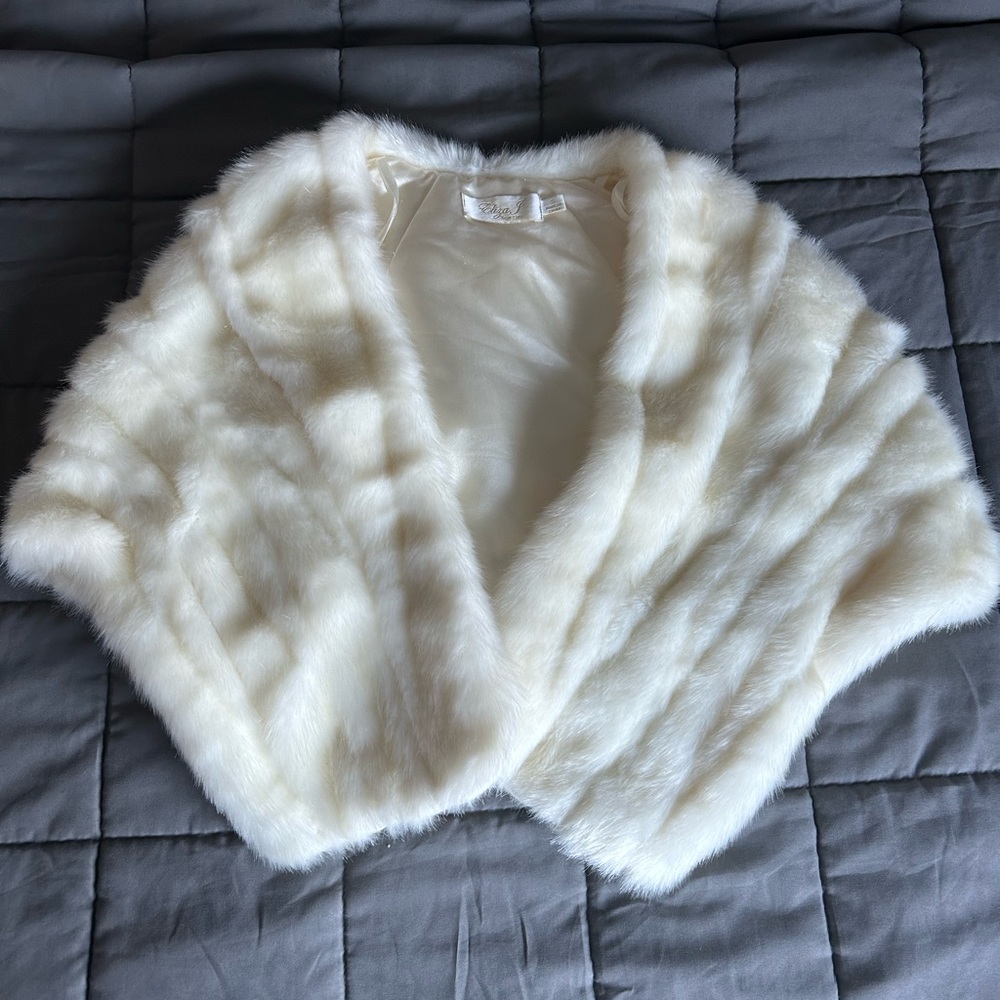 Eliza J Ivory Faux Fur Shawl/Wrap/Stole- perfect for brides!